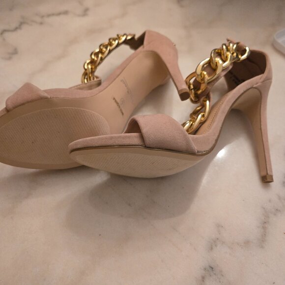Anne Michelle Perton 20 Blush and Gold Chain Dress Sandals - Picture 3 of 5
